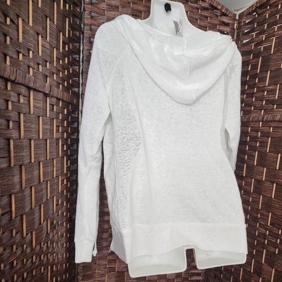 PASSION-I hoodie color white good with It is from Las Vegas, Nevada. - Picture 4 of 9